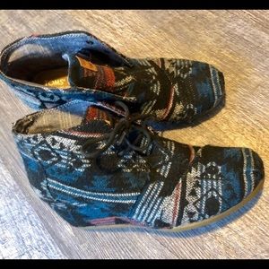 TOMS Navajo wedge booties 9M